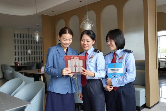 海南税务:暖心服务为"年味"增添"税味"
